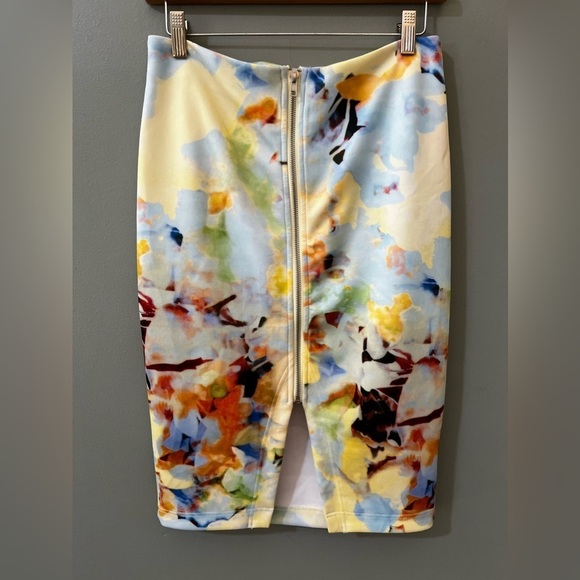 J.O.A floral front zip pencil skirt size medium excellent condition knee length - Picture 3 of 8